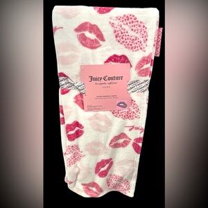 Juicy Couture Lips Kisses Throw Blanket White Lt Dk Pink Leopard 50x60 NEW NWT